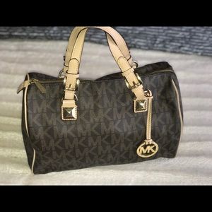 Michael Kors leather handbag- Excellent condition